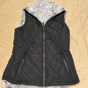 Puffer vest with fur, reversible, size S, NWOT